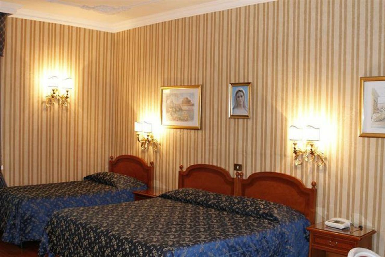 Hotel Sistina Рим Екстериор снимка